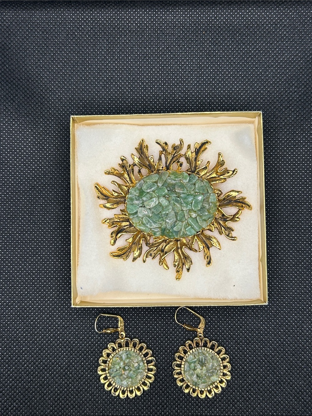 Vintage Gold tone Brooch & Earrings Set With Jade Chips
